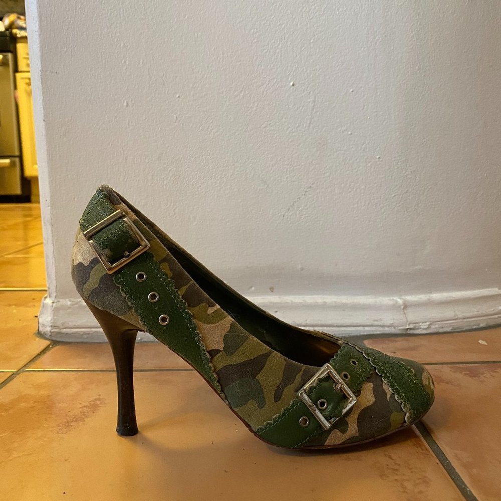Camouflage Naughty Monkey Rounded Toe Pumps
